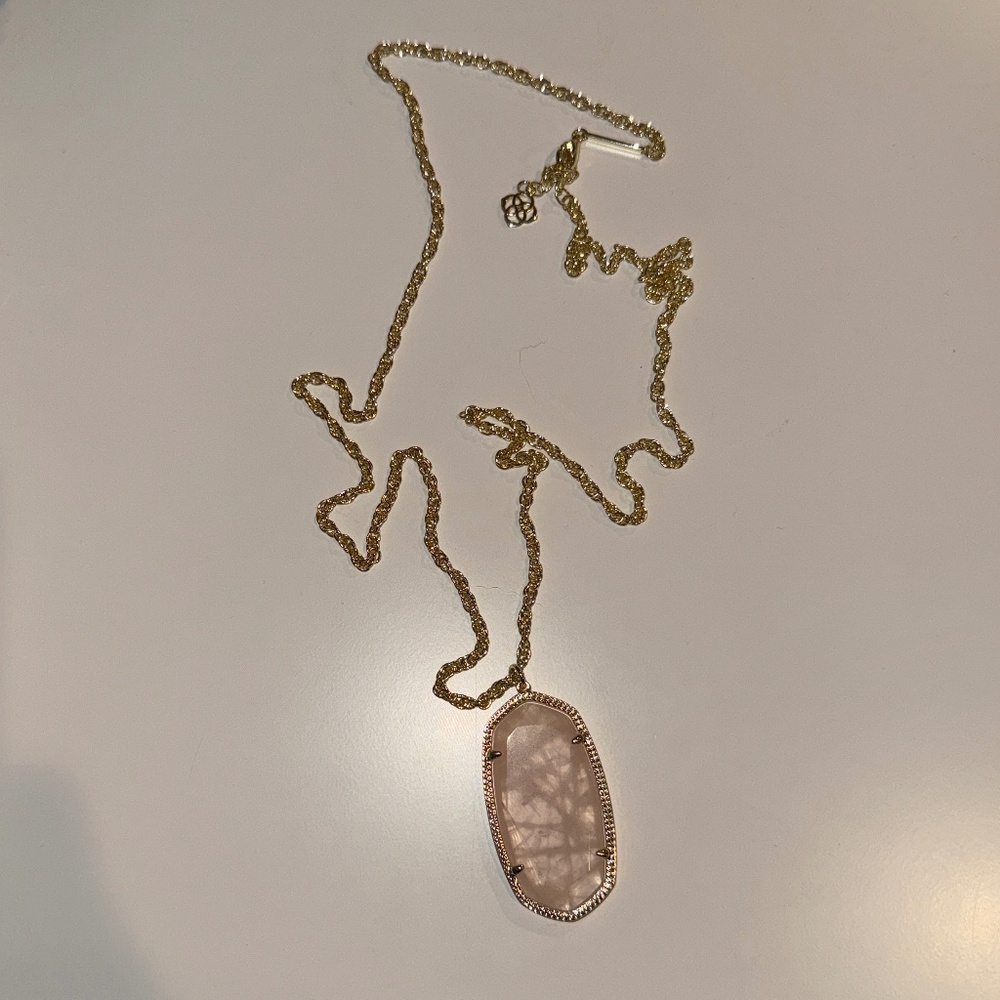 Kendra Scott rose quartz gold necklace
